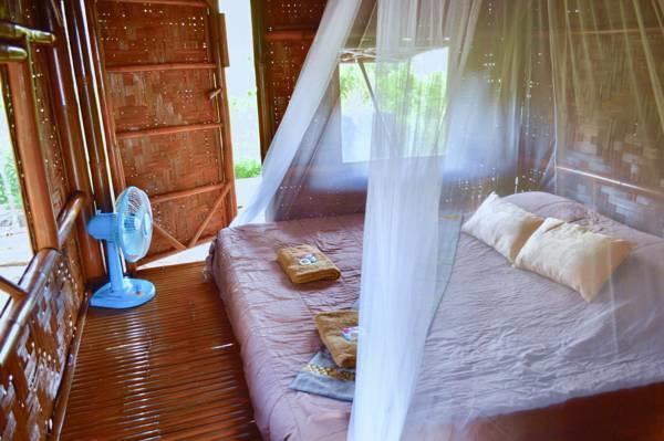 Micky Monkey Beach Hotel Phuket Maikhao Thailand マイカオビーチ エクステリア 写真