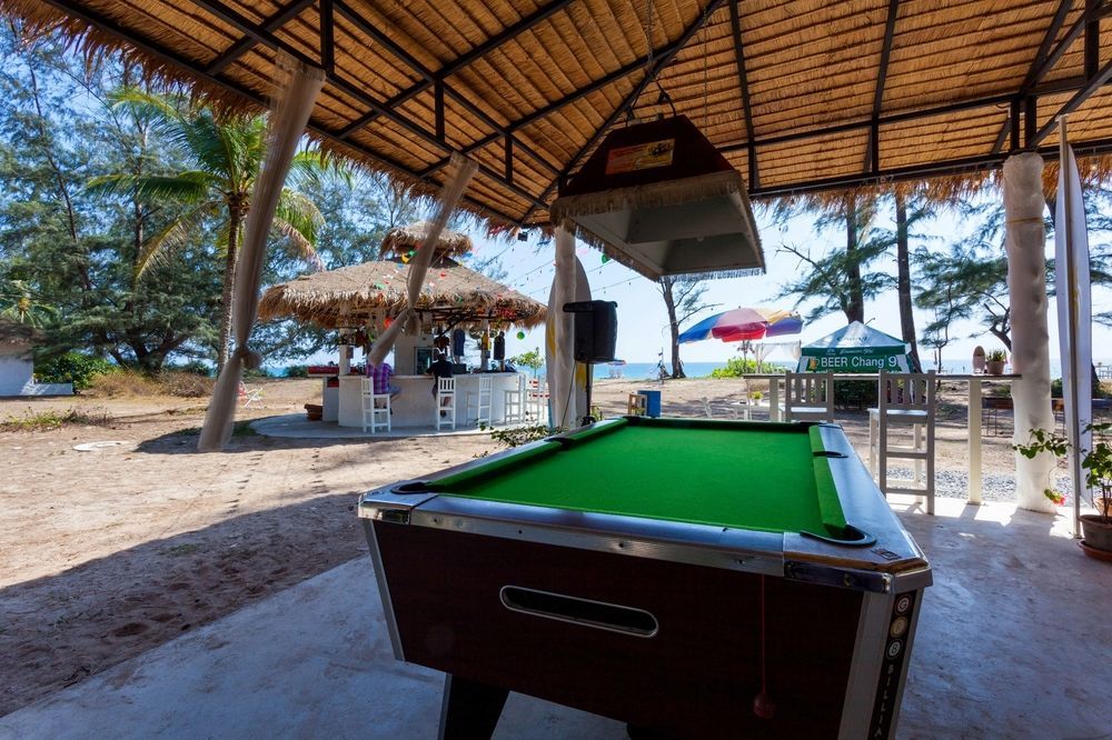 Micky Monkey Beach Hotel Phuket Maikhao Thailand マイカオビーチ エクステリア 写真