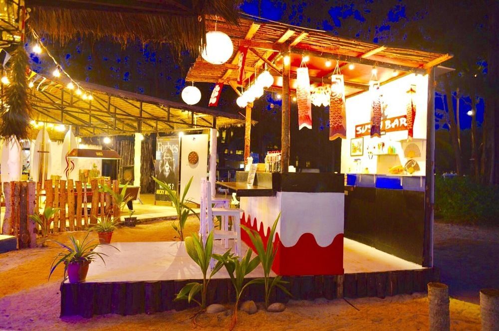 Micky Monkey Beach Hotel Phuket Maikhao Thailand マイカオビーチ エクステリア 写真
