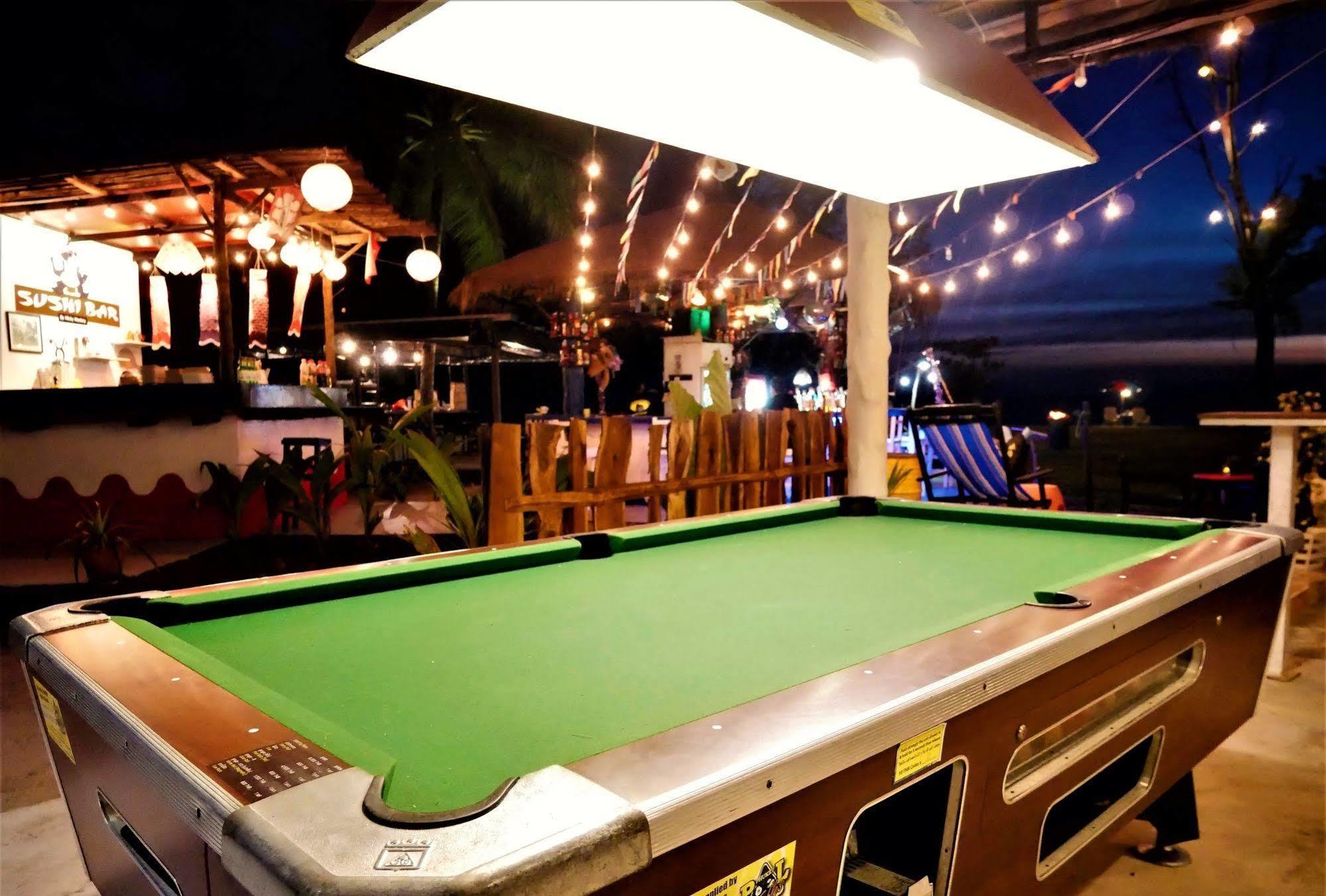 Micky Monkey Beach Hotel Phuket Maikhao Thailand マイカオビーチ エクステリア 写真