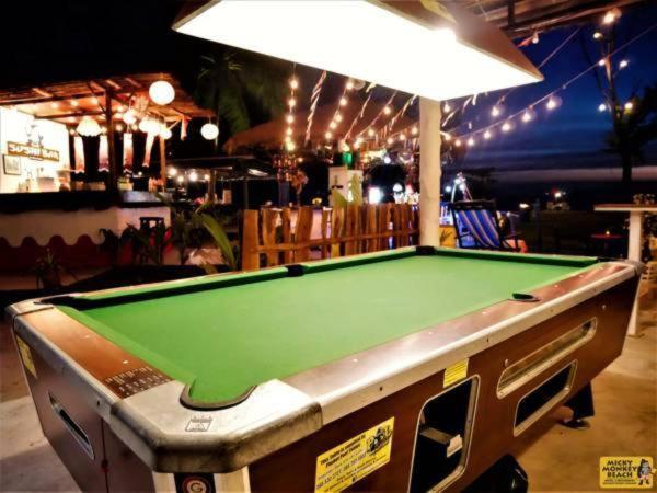 Micky Monkey Beach Hotel Phuket Maikhao Thailand マイカオビーチ エクステリア 写真